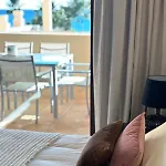 5 Stars Beachfront Paradise - Seaview, Always Heated Pool, Gym, Sauna! Lägenhet