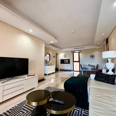 5 Stars Beachfront Paradise - Seaview, Always Heated Pool, Gym, Sauna! Apartment *