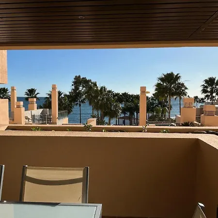 5 Stars Beachfront Paradise - Seaview, Always Heated Pool, Gym, Sauna! *