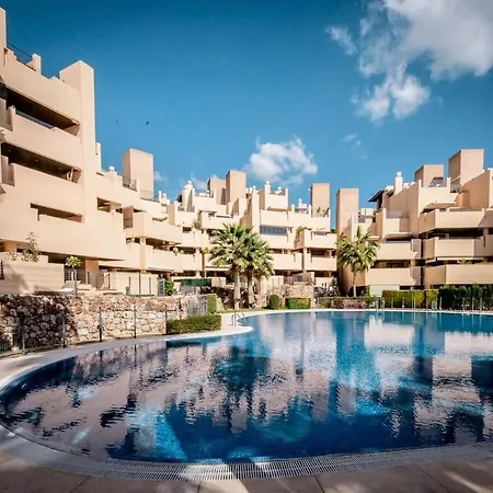 Apartment 5 Stars Beachfront Paradise - Seaview, Always Heated Pool, Gym, Sauna! *