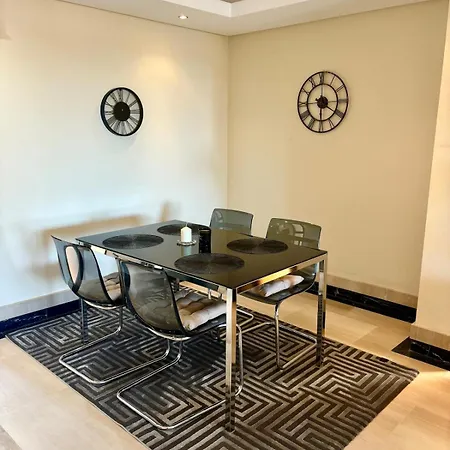 Apartment 5 Stars Beachfront Paradise - Seaview, Always Heated Pool, Gym, Sauna! *