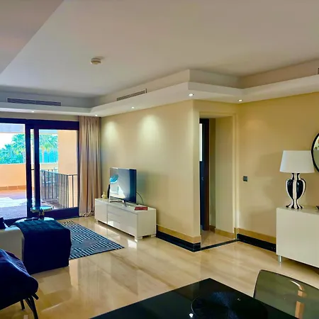 5 Stars Beachfront Paradise - Seaview, Always Heated Pool, Gym, Sauna! Lägenhet Estepona